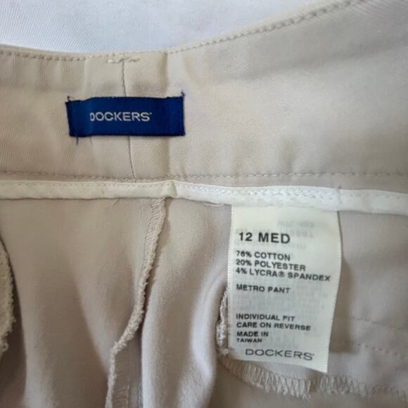 Dockers Size 12 Medium Beige Metro Pant women's 35 x 31 jeans britches - Picture 2 of 12